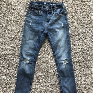 Dark blue distressed jean from gap. Size 6 for boys.